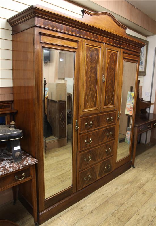 An Edwardian satinwood banded mahogany 3-piece bedroom suite